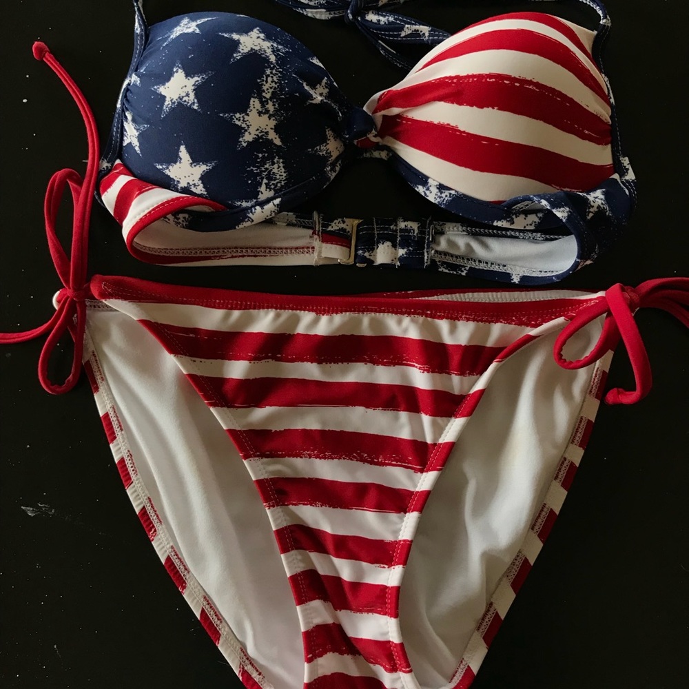 Two-piece bikini set